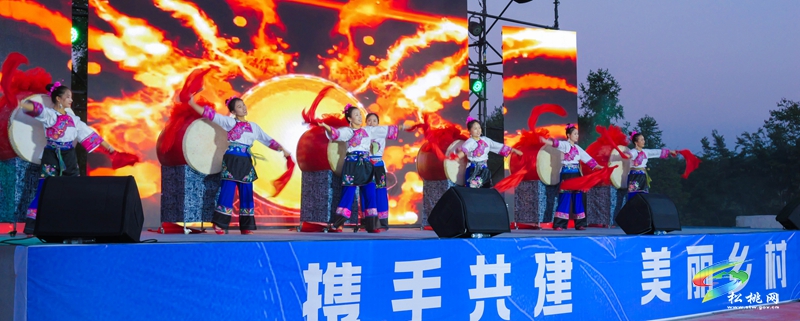 【網(wǎng)絡(luò)中國節(jié)·中秋】木樹鎮(zhèn)開展“黔湘渝”民族團(tuán)結(jié)進(jìn)步第一屆中秋團(tuán)圓杯籃球賽