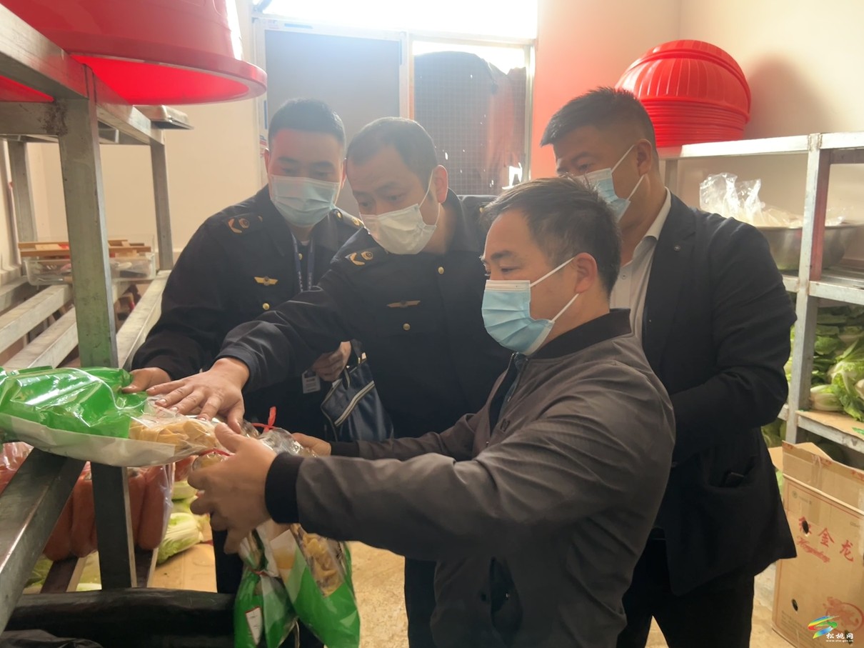 松桃市場(chǎng)監(jiān)管局全面開展校園食品安全專項(xiàng)檢查