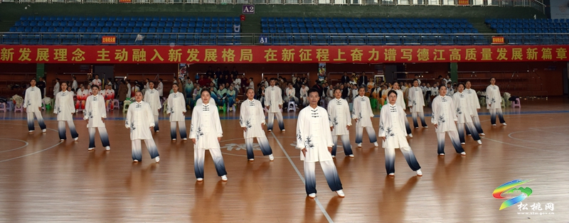 載譽(yù)而歸