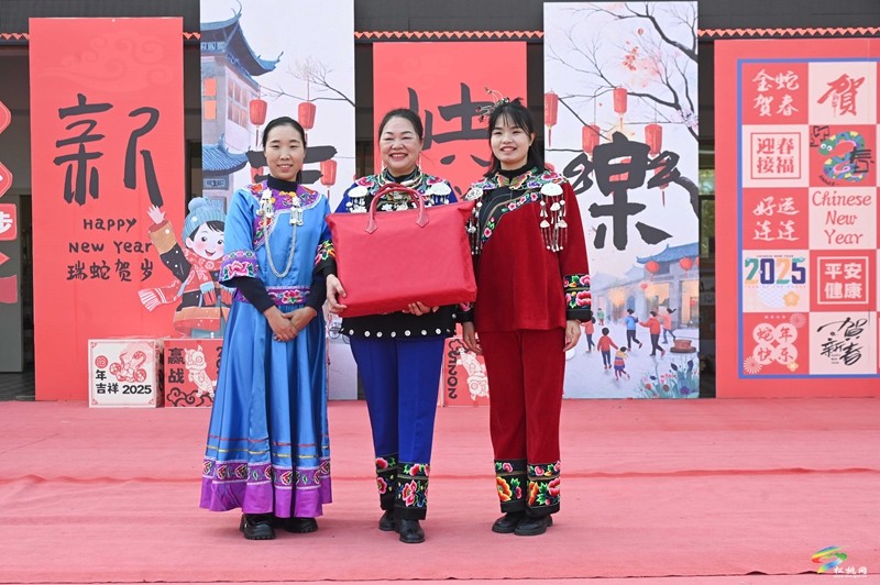 縣第三幼兒園:歡喜迎新年