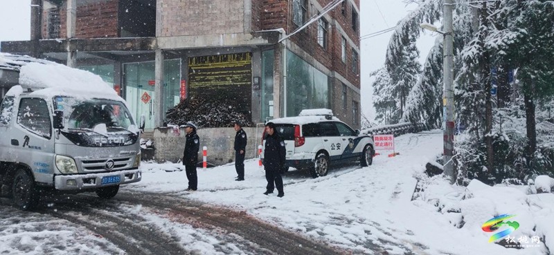 普覺鎮(zhèn)開展低溫雨雪凝凍天氣道路交通安全巡查及交通安全勸導工作