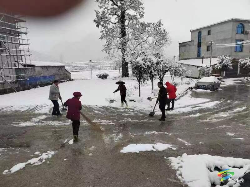 普覺鎮(zhèn)開展低溫雨雪凝凍天氣道路交通安全巡查及交通安全勸導工作
