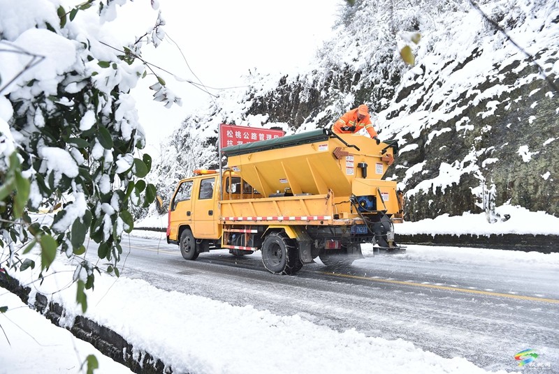 松桃：抗凝凍保暢通 積極應對雨雪天氣