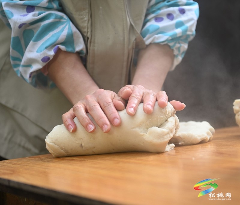 【新春走基層】松桃：米豆腐飄香迎新春
