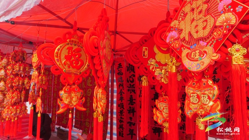 【新春走基層】松桃：春節(jié)將至年味濃?年貨市場(chǎng)“熱”起來