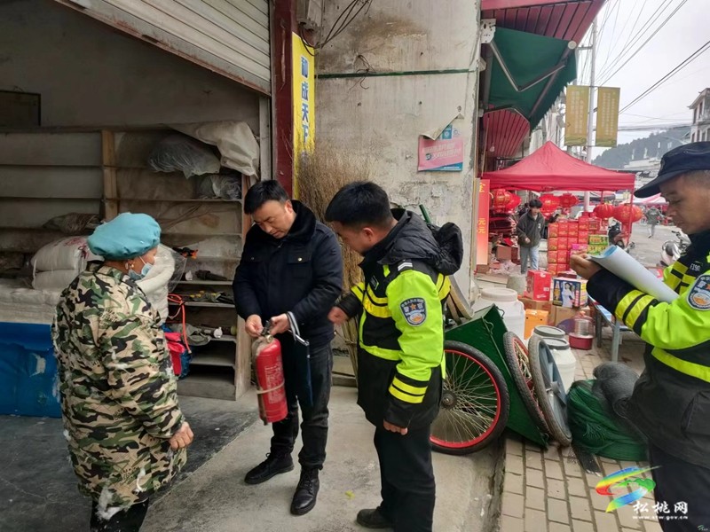 松桃公安聯(lián)合多部門開展“九小場所”消防安全隱患排查整治行動