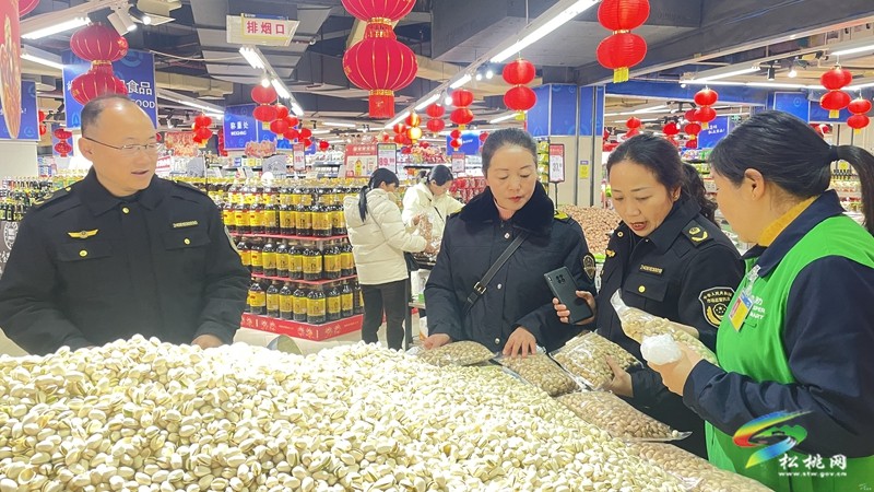【新春走基層】松桃開展春節(jié)前食品安全專項檢查及宣傳活動