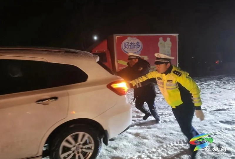 松桃公安交警:抗凝保暢 守護平安