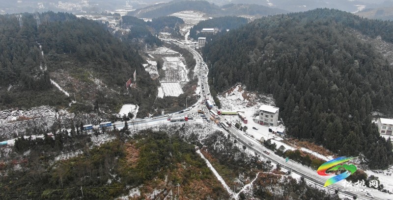 松桃：迎雪而上?除雪保暢護(hù)航春運(yùn)