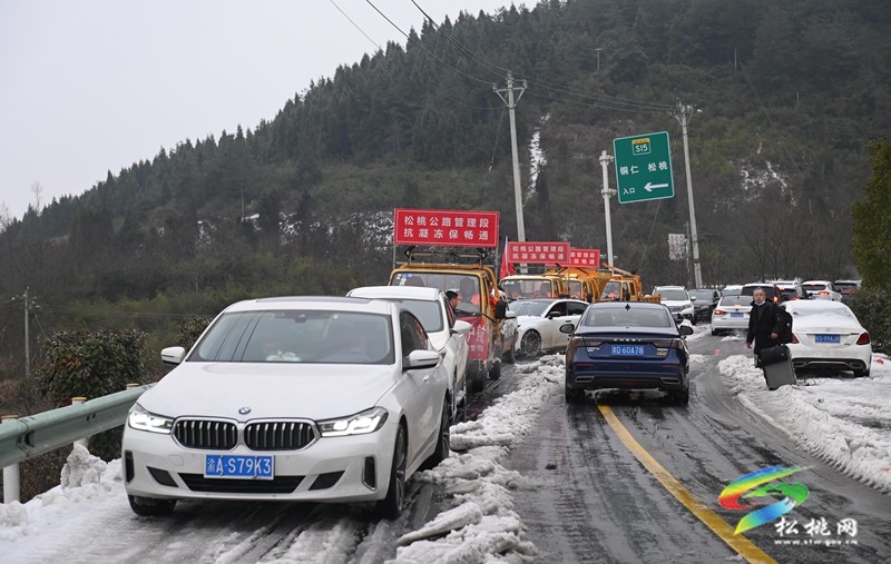 松桃：迎雪而上?除雪保暢護(hù)航春運(yùn)