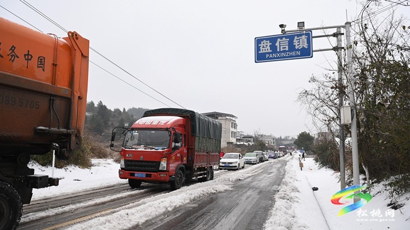 松桃：迎雪而上?除雪保暢護(hù)航春運(yùn)