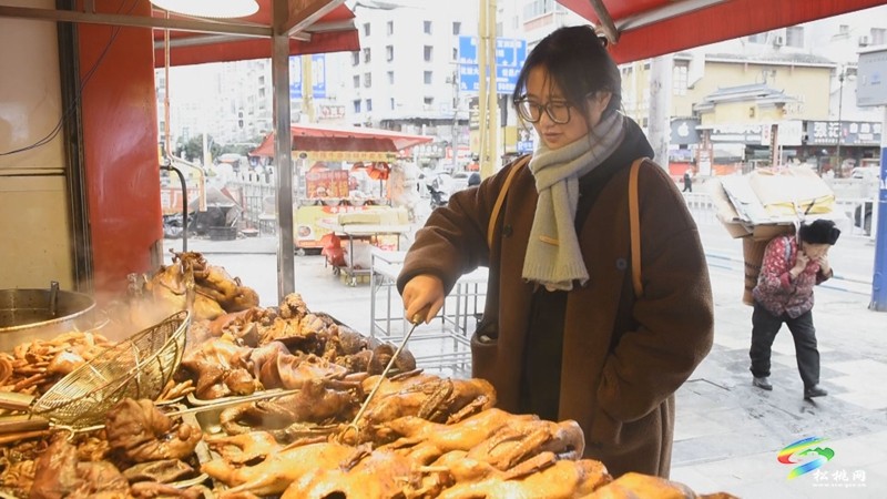 【網(wǎng)絡(luò)中國節(jié)·春節(jié)】松桃：鹵鴨走俏 這個年真有“味”