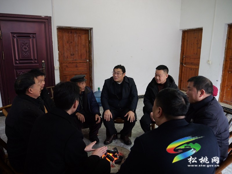 吳廷友開(kāi)展春節(jié)慰問(wèn)