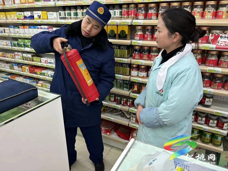 松桃消防開展節(jié)后復工復產(chǎn)消防安全檢查