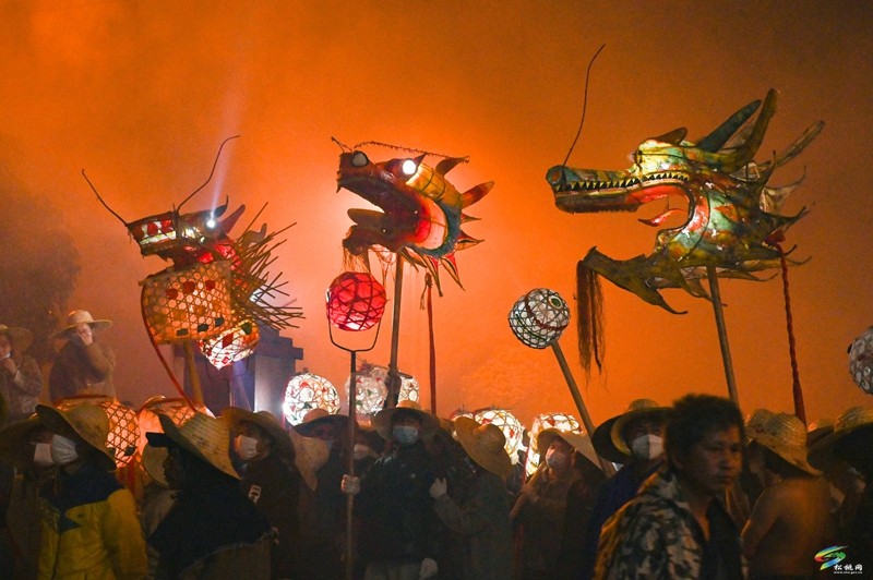 【網(wǎng)絡(luò)中國節(jié)·春節(jié)】松桃：炸龍賀新春