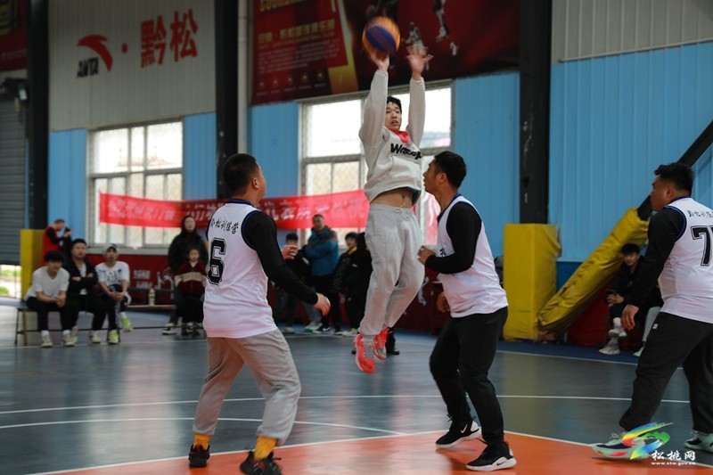 全民運(yùn)動(dòng)賀新春：春之健“運(yùn)動(dòng)松桃”——3V3籃球?qū)官愰_幕