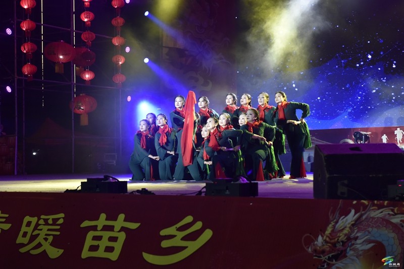 【網(wǎng)絡(luò)中國(guó)節(jié)·元宵】松桃：歌舞燈謎鬧元宵