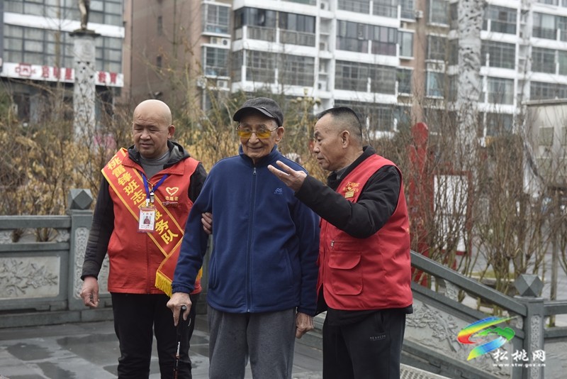 松桃舉行2024年“學(xué)雷鋒·文明實踐我行動”主題活動啟動儀式暨學(xué)雷鋒新時代文明實踐志愿服務(wù)集中示范活動