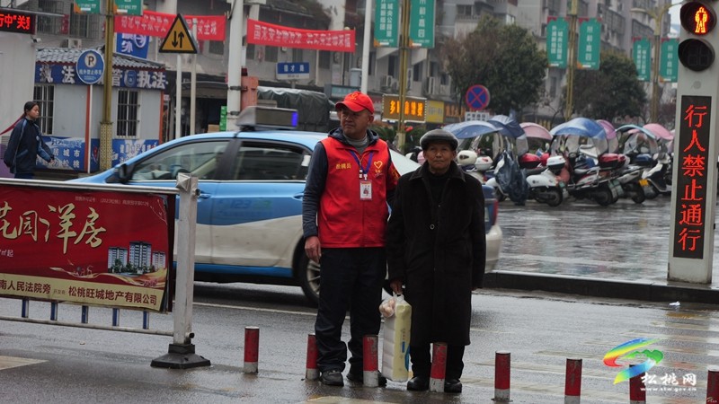 松桃：弘揚(yáng)雷鋒精神 文明交通志愿行