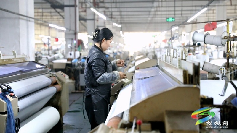 貴州松桃經(jīng)開區(qū)：多舉措服務(wù)企業(yè)招工 強(qiáng)要素穩(wěn)定群眾就業(yè)