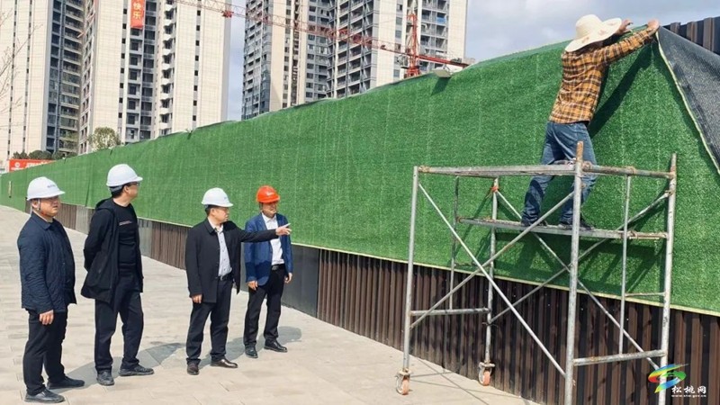 縣住房和城鄉(xiāng)建設(shè)局到建筑工地檢查創(chuàng)文創(chuàng)衛(wèi)工作