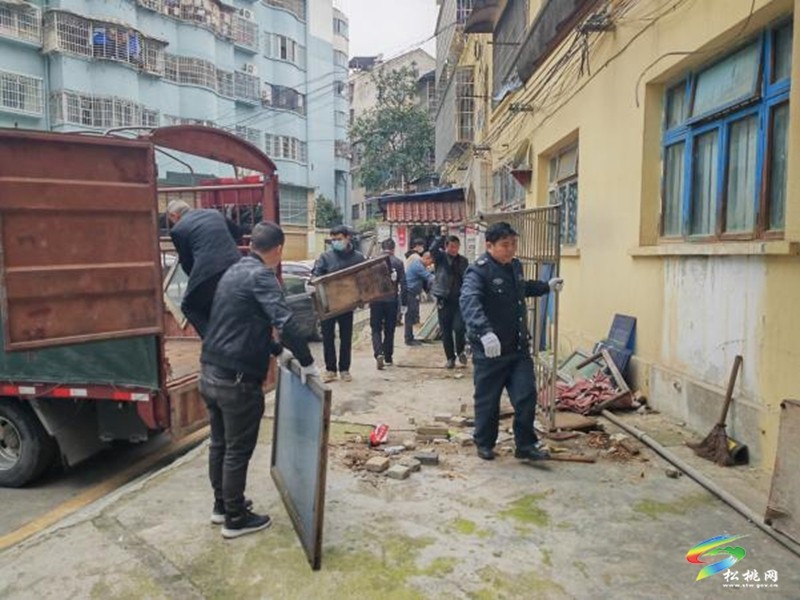 縣人民檢察院開展環(huán)境衛(wèi)生整治志愿服務(wù)活動(dòng)