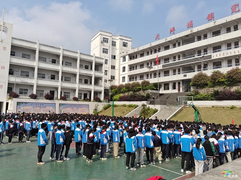 【法治松桃】大坪場鎮(zhèn)開展“普法宣傳進校園”活動