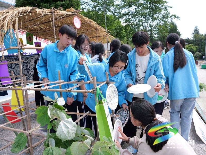 大坪場鎮(zhèn)中學(xué)開展美育浸潤教學(xué)活動