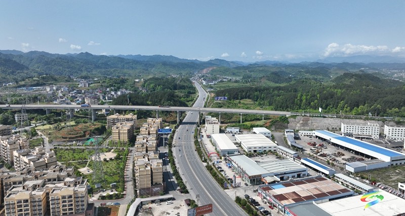 蓼皋街道育才社區(qū):2個(gè)新能源汽車(chē)充電站投入試運(yùn)營(yíng)