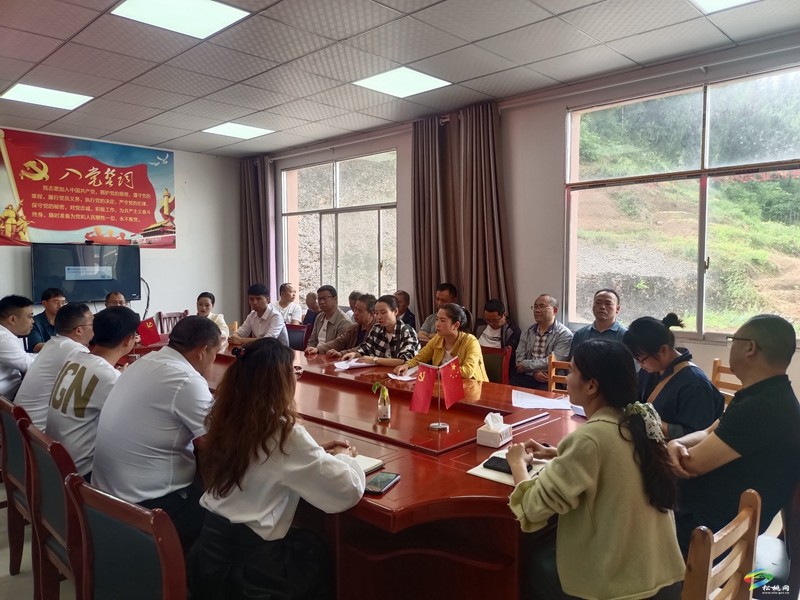 縣林業(yè)局與決基社區(qū)黨支部聯(lián)建共學(xué)共筑美麗家園