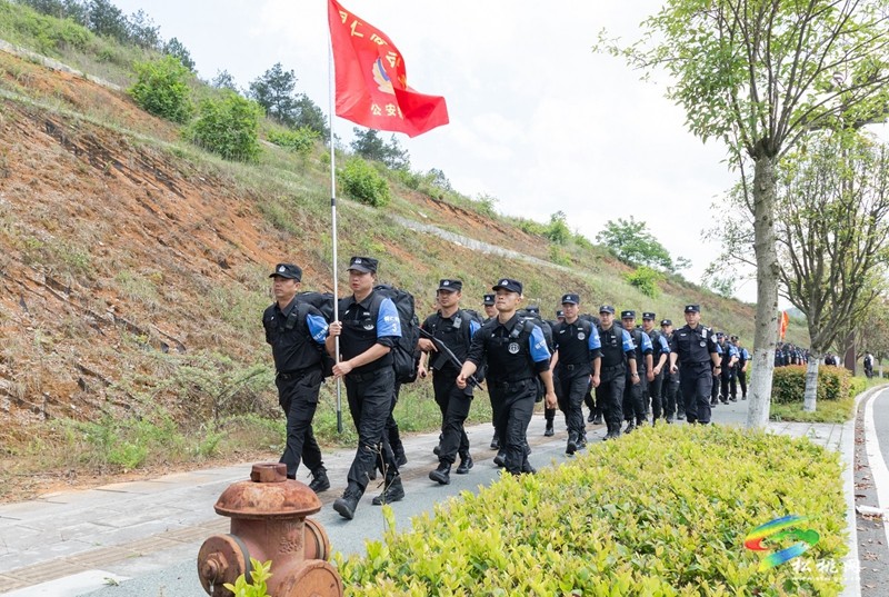 松桃公安特警參加全省公安特警實戰(zhàn)和跨區(qū)域調(diào)動演練