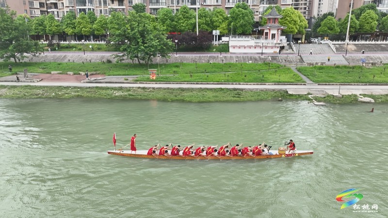 松桃：松江河上一葉孤舟  奮力備戰(zhàn)龍船賽