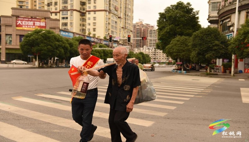 【尚善苗鄉(xiāng) 文明同行】松桃：厚植志愿服務(wù)精神  凝聚文明向善力量