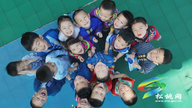 松桃實(shí)驗(yàn)幼兒園:萌娃多彩活動(dòng)喜迎“四月八”