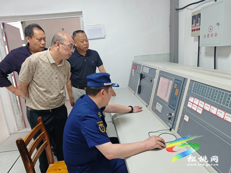 松桃消防聯(lián)合衛(wèi)健局給醫(yī)療機(jī)構(gòu)“把脈問診”