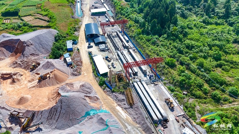 搶工期 保暢通！G352松桃太平營至孟溪公路改擴建工程火熱施工中