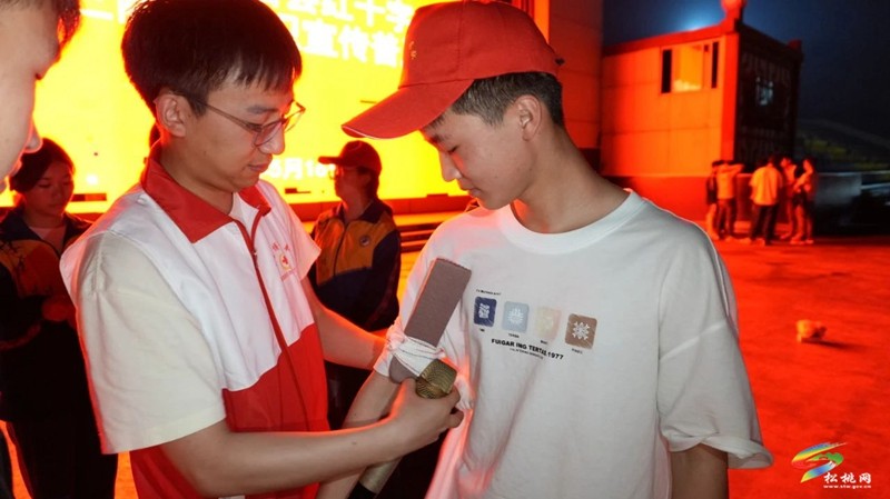 人人學(xué)急救 急救為人人——松桃苗族自治縣紅十字會(huì)聯(lián)合民族中醫(yī)院開(kāi)展應(yīng)急救護(hù)技能培訓(xùn)進(jìn)校園活動(dòng)