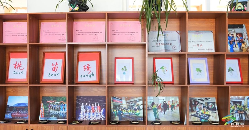 吳瑩：用心履職?用愛育人
