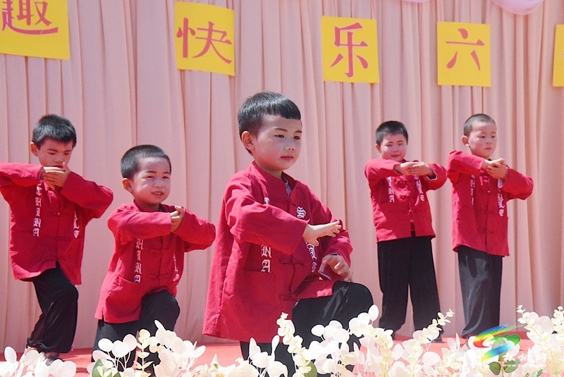 盤石鎮(zhèn)芭茅幼兒園舉辦“童心童趣·快樂六一”兒童節(jié)活動(dòng)