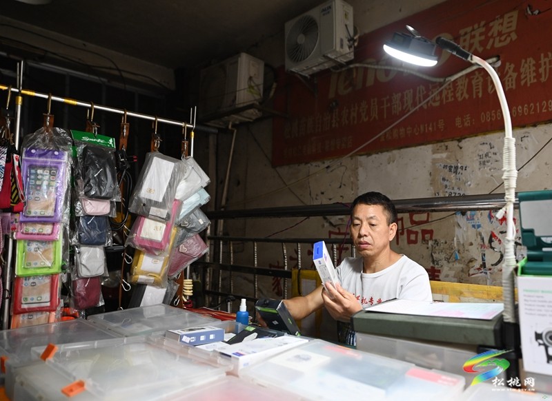 吳順芳：身殘志堅更拼搏 奮力備戰(zhàn)龍舟賽