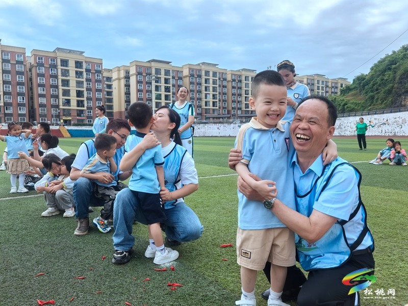 希望城睿陽幼兒園舉辦:“六一”兒童節(jié)親子活動