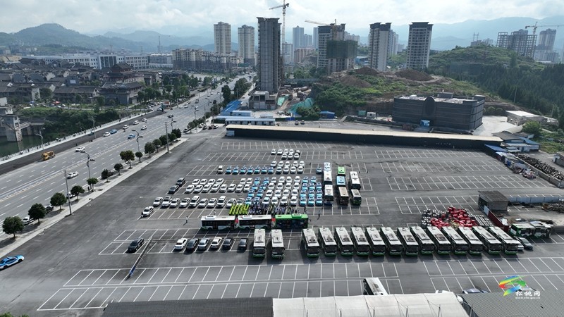 松桃:全城助力!268輛愛(ài)心送考車護(hù)航高考