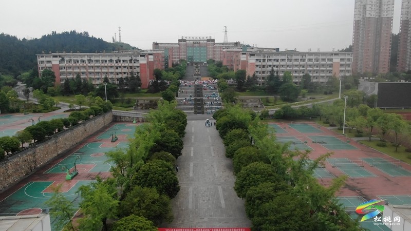 松桃：4799名學(xué)子奔赴考場(chǎng)