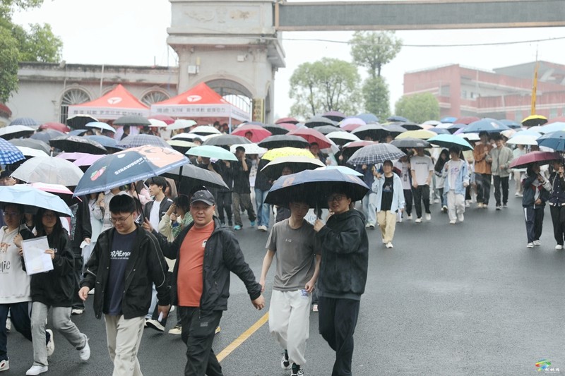 高考結(jié)束，一起回顧鏡頭下的這些美好瞬間