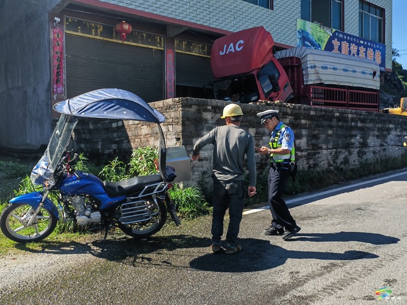 普覺(jué)鎮(zhèn)持續(xù)開(kāi)展電動(dòng)自行車(chē)、摩托車(chē)及貨車(chē)專(zhuān)項(xiàng)整治行動(dòng)