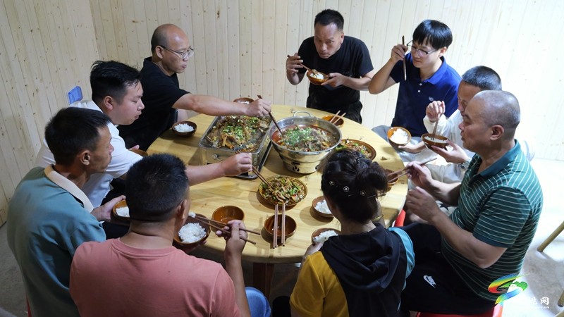 消暑納涼、美食美景、休閑游玩......來這里解鎖溶洞打開新方式