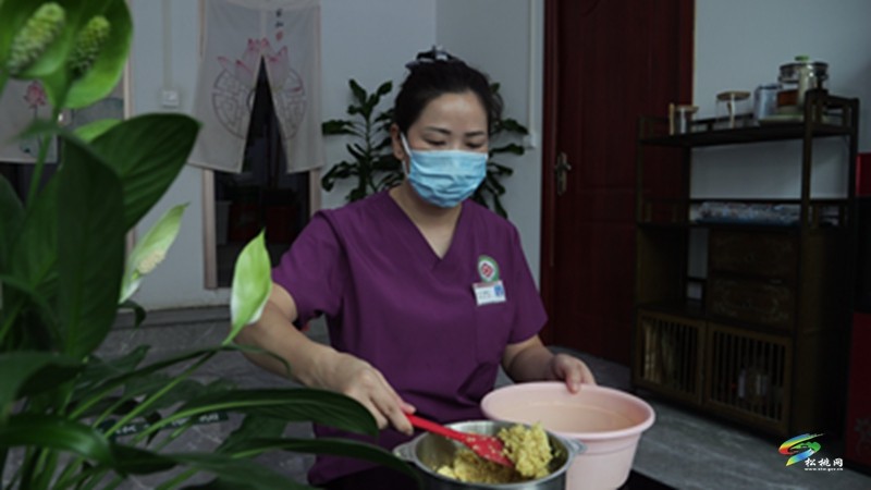 縣民族中醫(yī)院：三伏天“艾”出健康