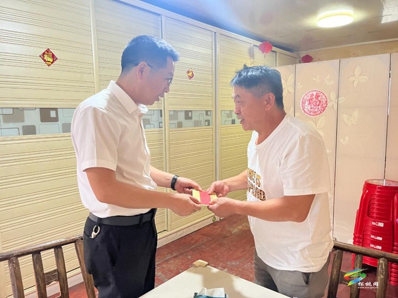 迎“七一”| 縣總工會(huì)機(jī)關(guān)黨支部與馬田龍社區(qū)黨總支開展“憶黨史·銘黨恩·肅黨紀(jì)·強(qiáng)黨性”聯(lián)建活動(dòng)