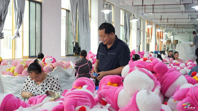 麻明江：助力玩具制造業(yè)在苗鄉(xiāng)落地生根