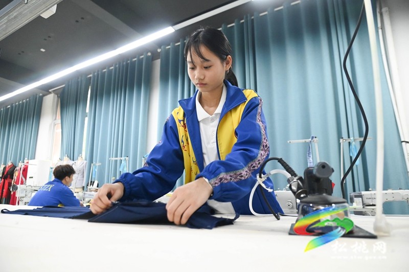 松桃職校：學(xué)習(xí)一技之長   升學(xué)就業(yè)兩不誤
